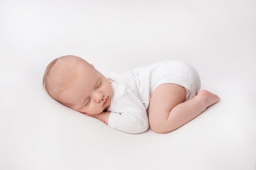 Снимка на спящо бебенце във Фото Студио Нана